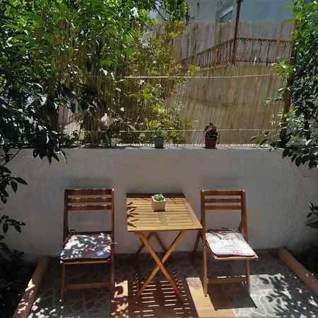 Antigonis Garden House Apartamento *