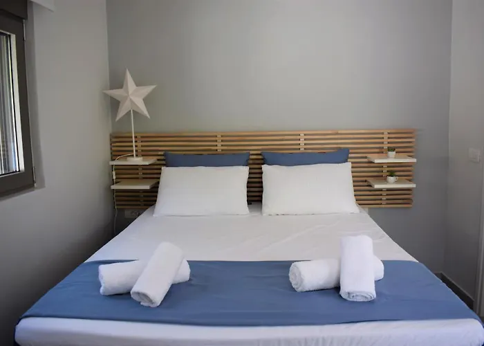 Antigonis Garden House شقة