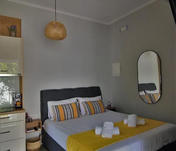 Antigonis Garden House شقة خانيا